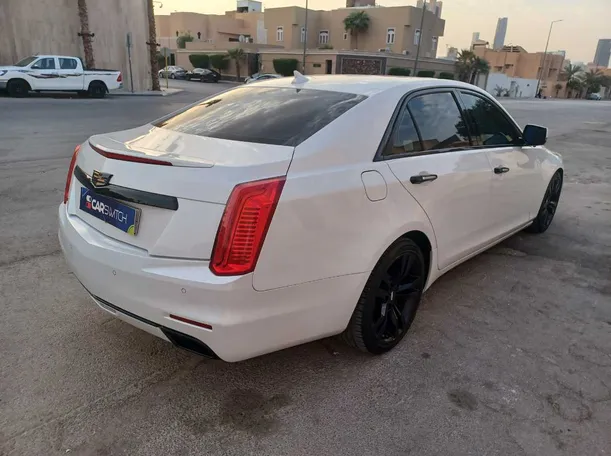 Car image 5