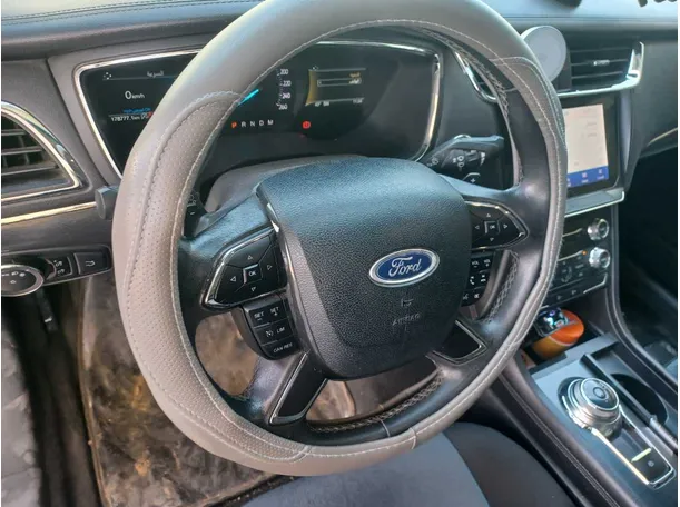 Car image 20