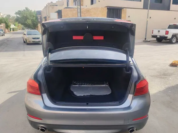 Car image 21