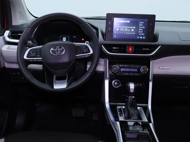 Car image 15