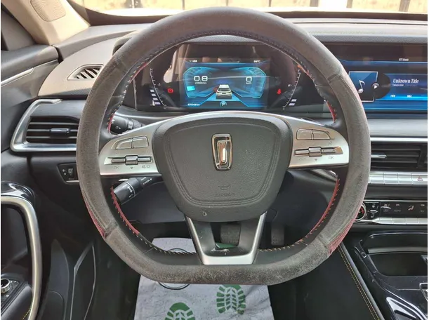 Car image 17