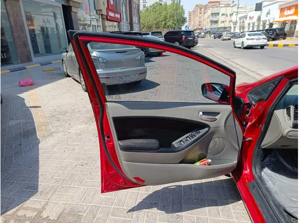 Car image 10