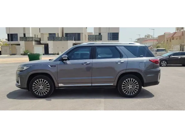 Car image 8