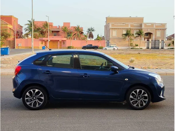 Car image 4