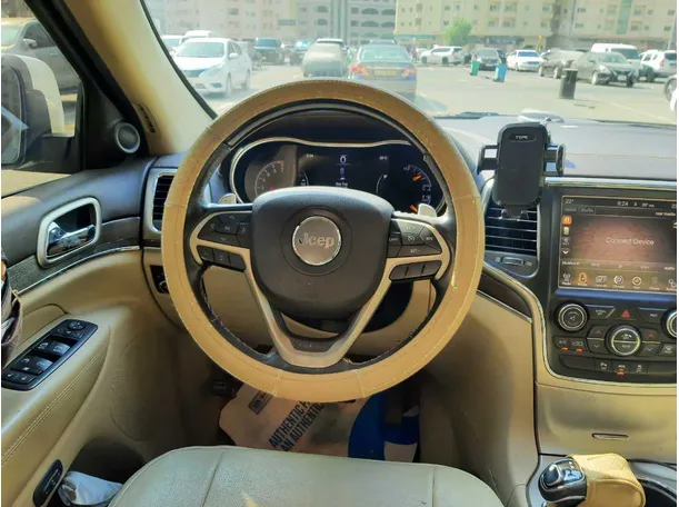 Car image 17