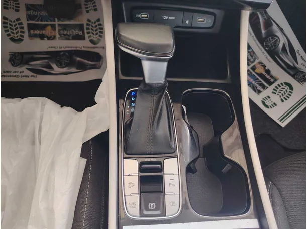 Car image 24