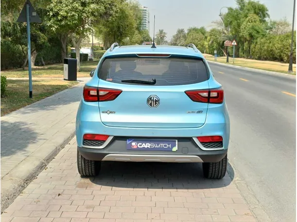 Car image 6