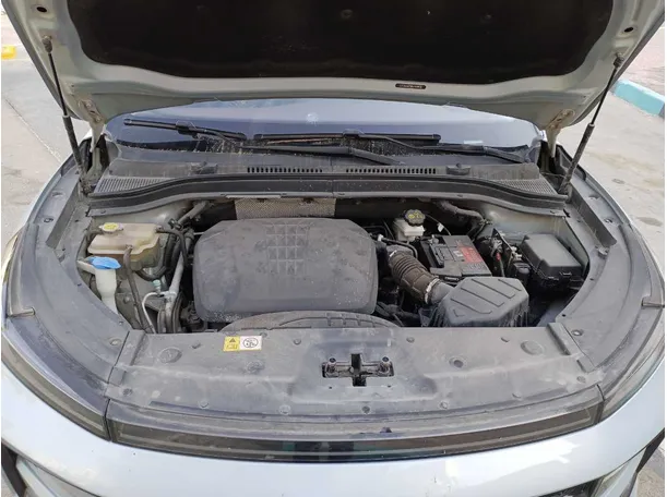Car image 26