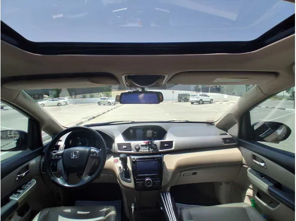 Car image 15