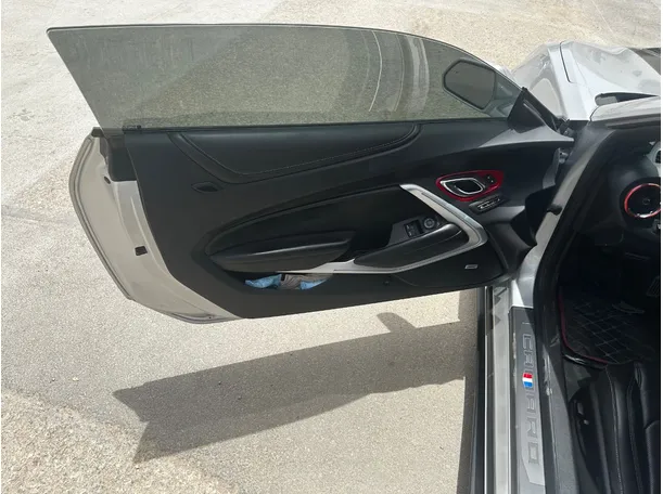 Car image 10