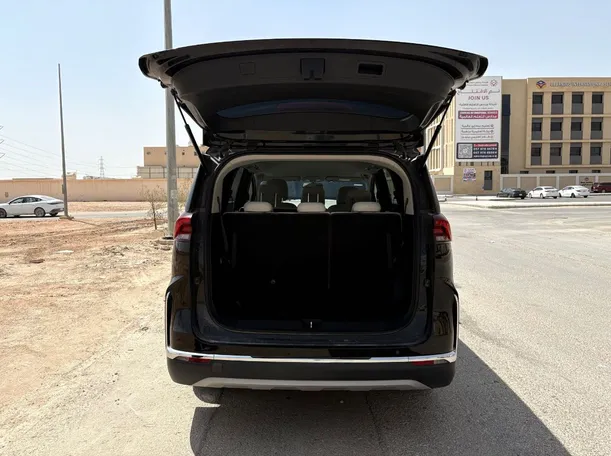 Car image 23