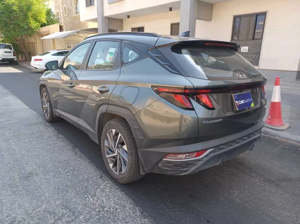 Car image 7