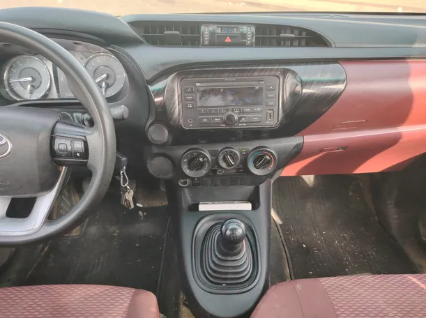 Car image 18