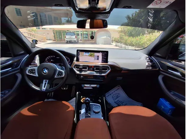Car image 15