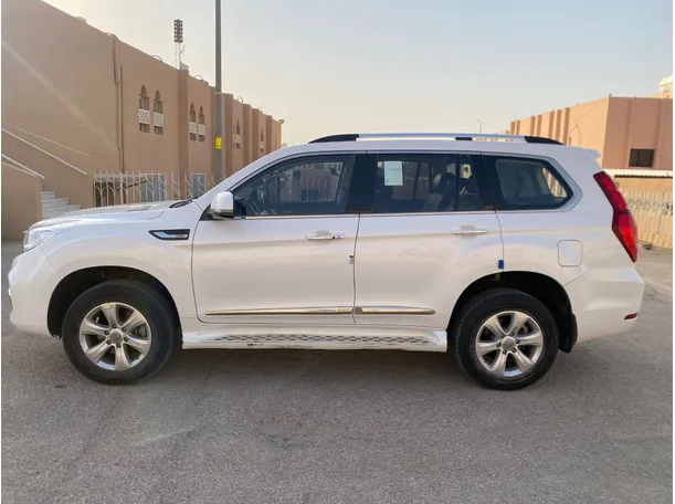Car image 8