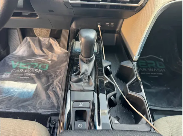 Car image 15