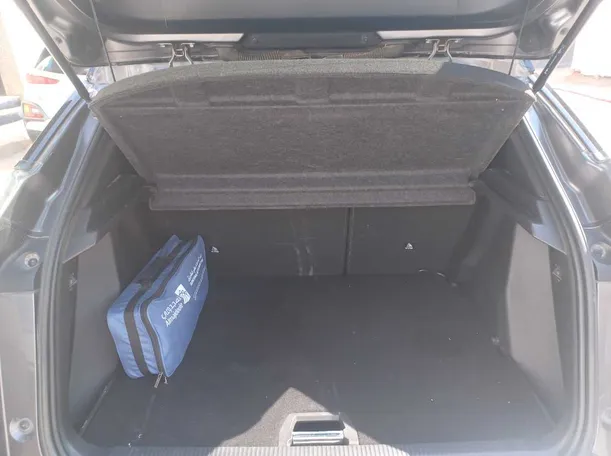 Car image 21