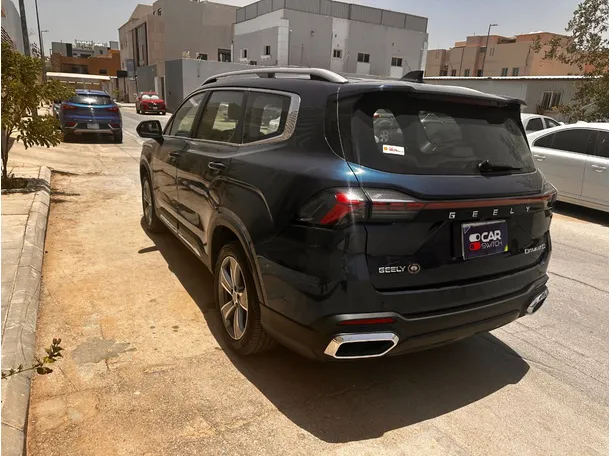 Car image 7