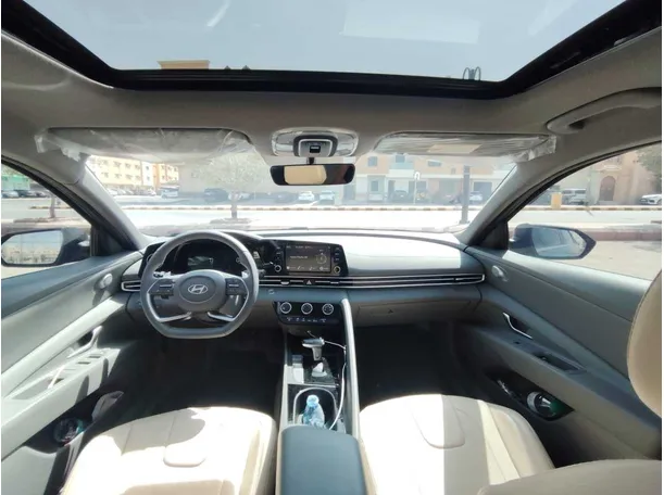 Car image 18