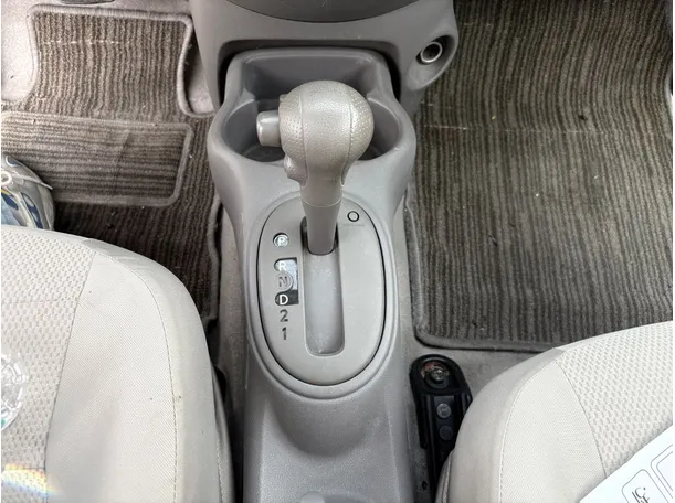 Car image 14