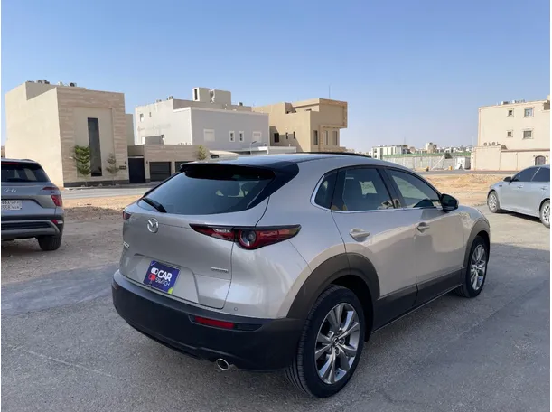 Car image 5