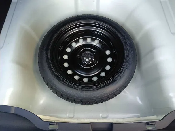 Car image 36