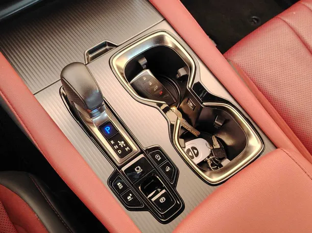 Car image 22