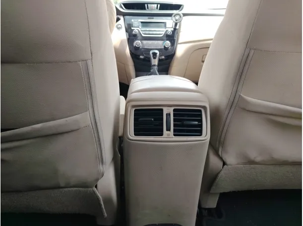 Car image 28