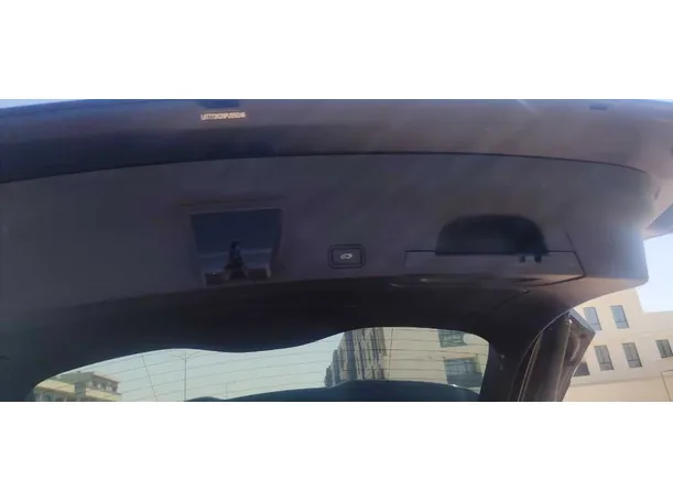 Car image 29