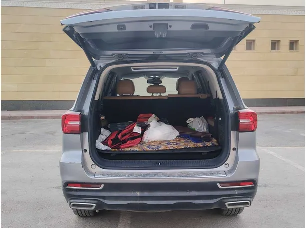 Car image 23