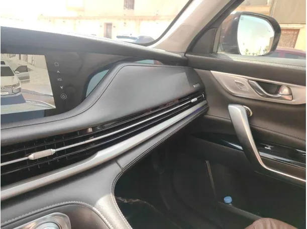 Car image 31