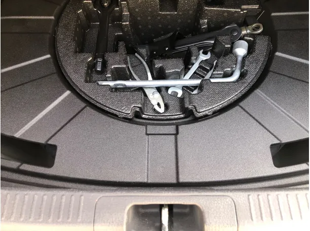 Car image 23