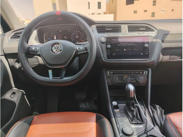 Car image 22