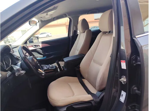 Car image 13