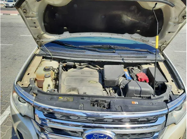 Car image 19