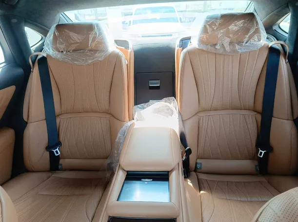 Car image 20