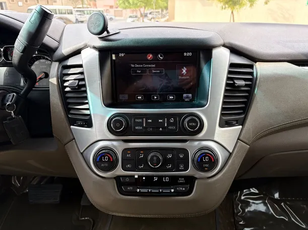 Car image 19