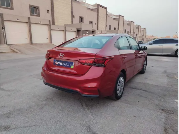Car image 5