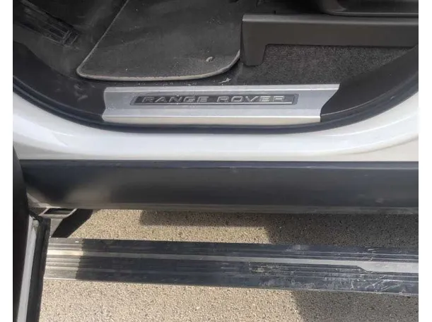 Car image 27
