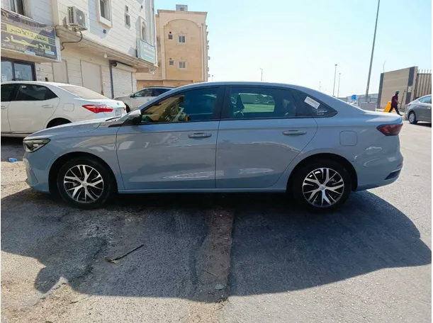 Car image 8