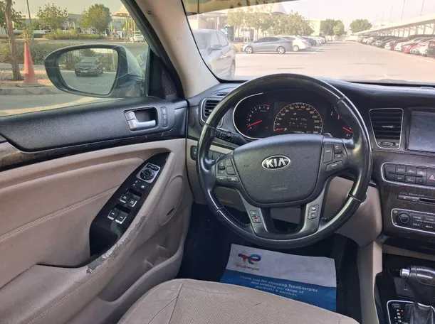 Car image 16