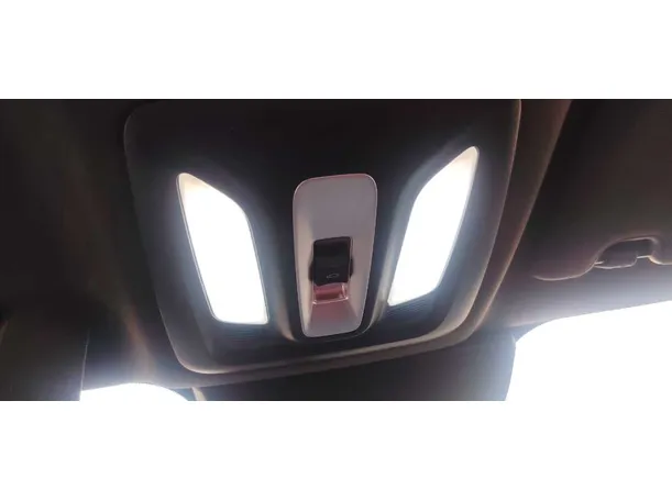 Car image 28