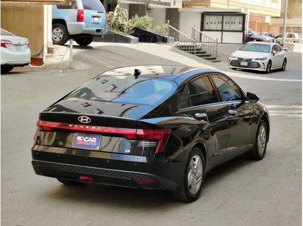 Car image 5