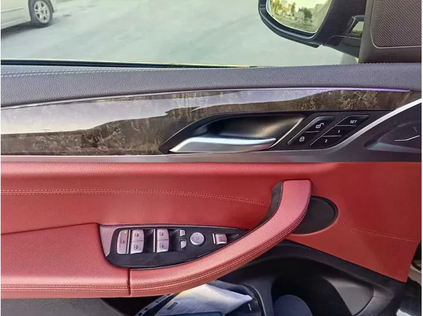 Car image 34