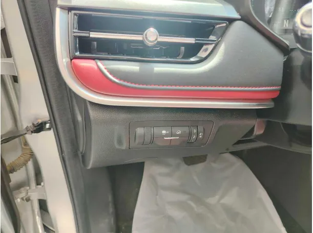 Car image 34
