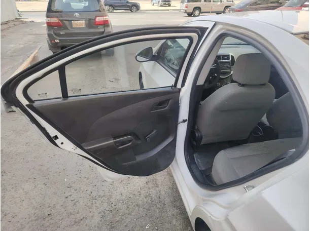 Car image 16