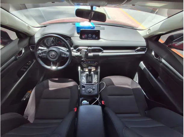 Car image 14