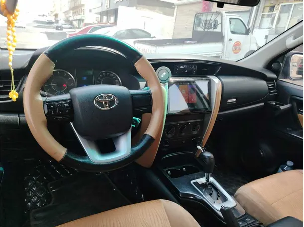 Car image 32