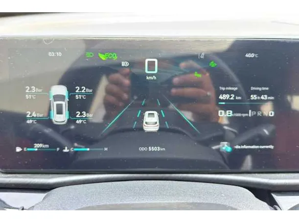 Car image 16