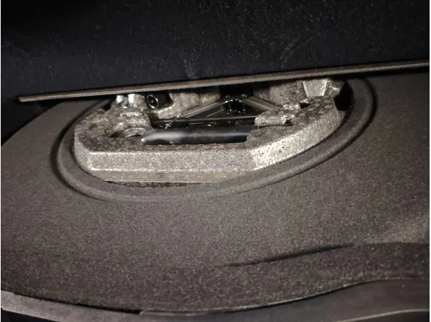 Car image 46